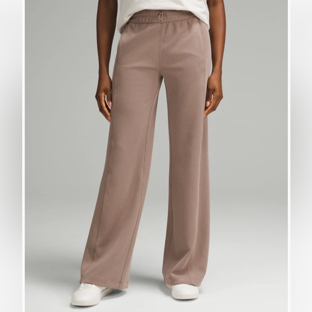 lululemon Ribbed Softstreme Mid-Rise Pant 32"